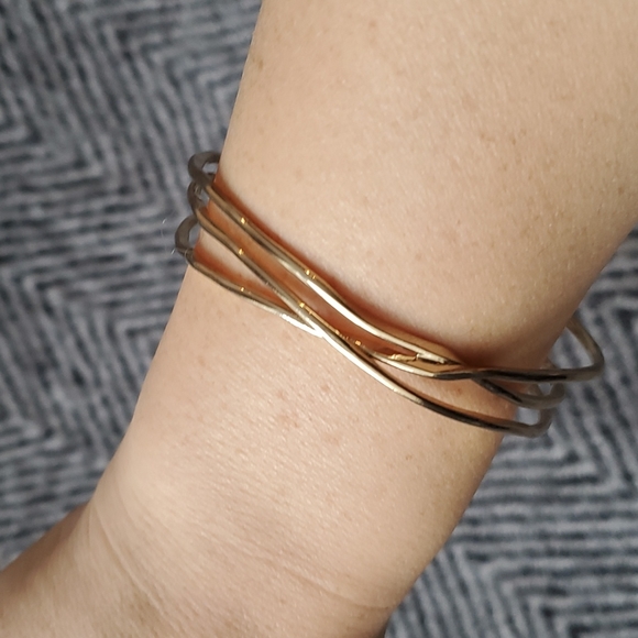 😸Free Add-on With Bundle - Bracelet - Picture 1 of 4